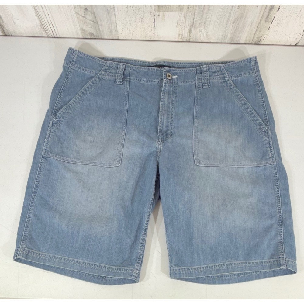 Tommy Hilfiger Mens Denim Shorts 40 Light Wash Blue Utility Patch Pockets